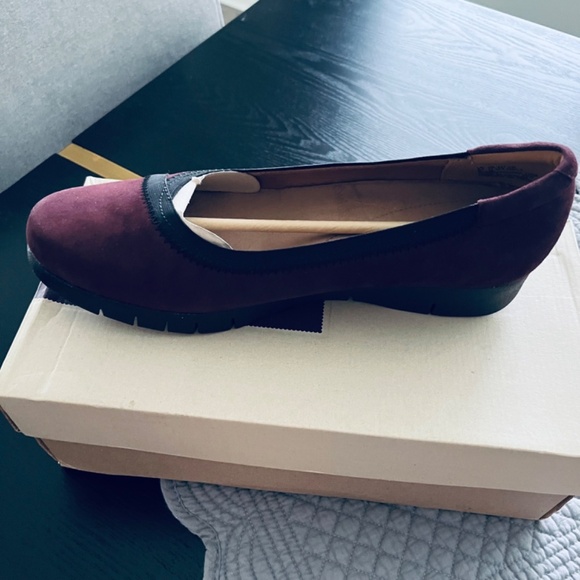 Clarks Artisan Daelyn Hill Burgundy Suede Loafers New in Size 11 New in Box - Picture 4 of 9